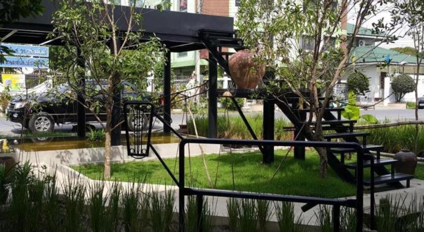 Silp-Pa Phra Nakhon Si Ayutthaya Hotel Exterior foto